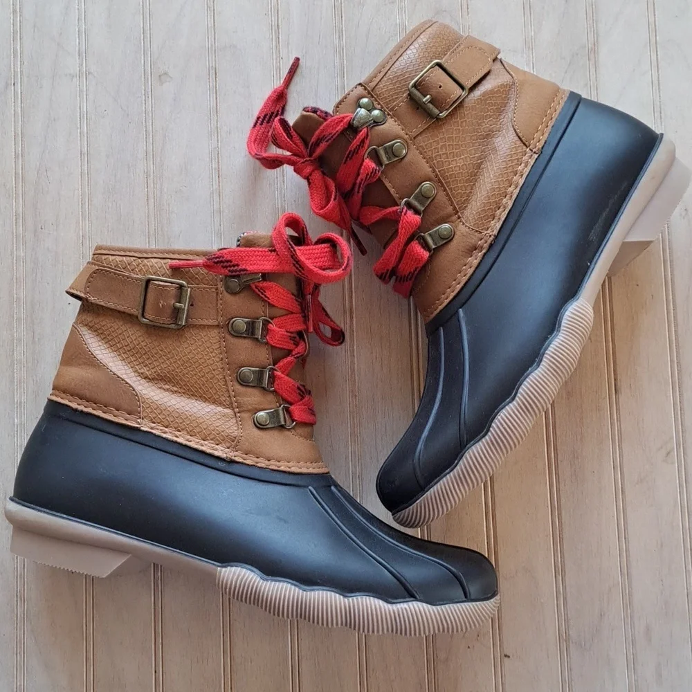 Maurices Jade Side Buckle Lace Up Duck Boot Red Lace Rainboots - Picture 9 of 12